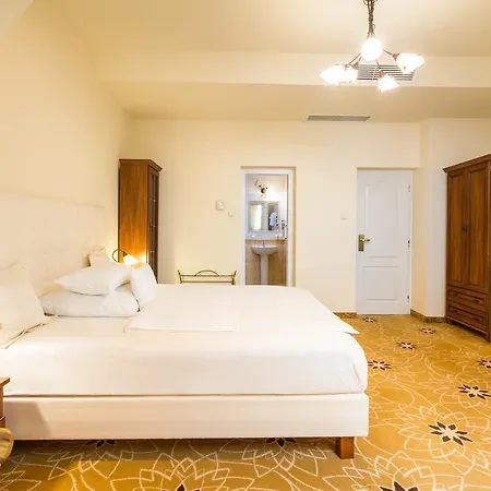 골든 로열 부티크 호텔&스파 호텔 4*