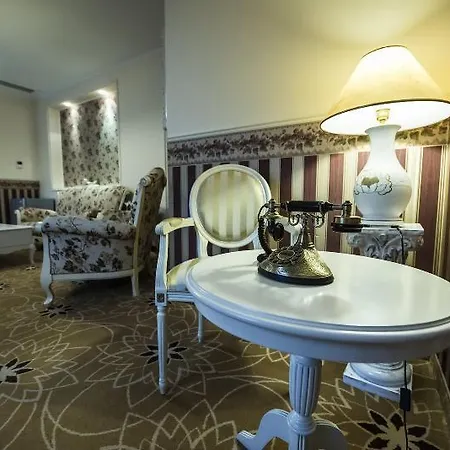 Golden Royal Boutique &