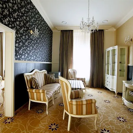 Golden Royal Boutique & فندق كَشّا