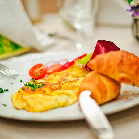 Golden Royal Boutique & Szálloda