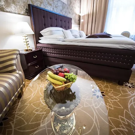 Golden Royal Boutique &