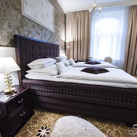 Golden Royal Boutique & 4*