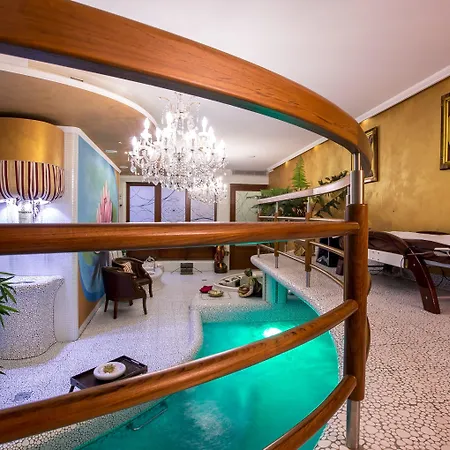 Golden Royal Boutique & Hotel