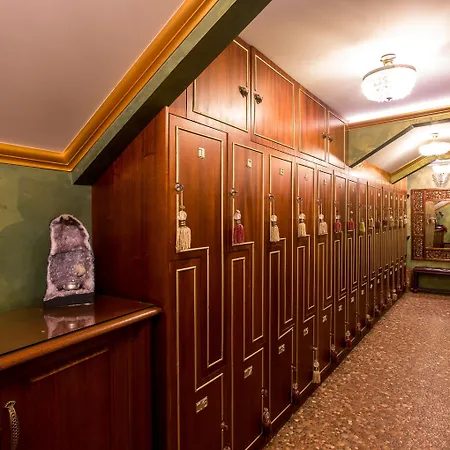 Golden Royal Boutique & Hotel 4*
