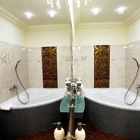 Hotel Golden Royal Boutique & 4*