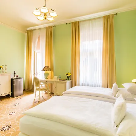 Golden Royal Boutique & Hotel 4*