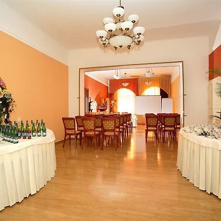 Szálloda Golden Royal Boutique & Kassa