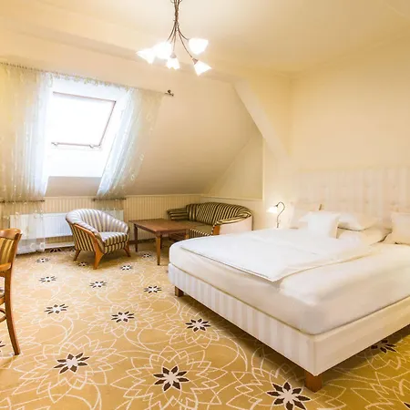 Golden Royal Boutique & 4*