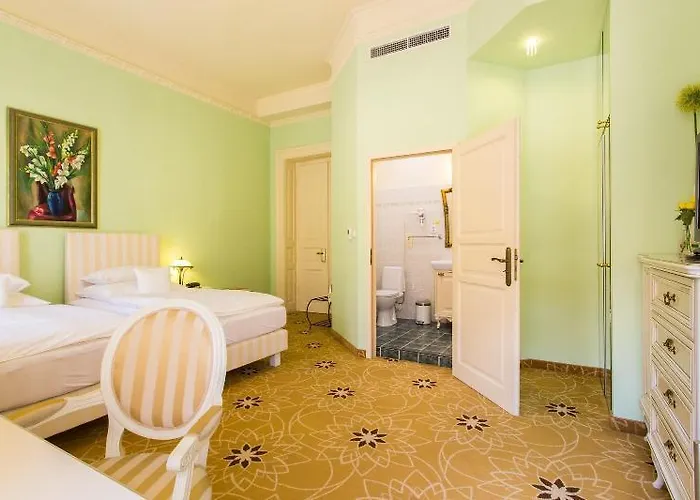 Hotel Golden Royal Boutique & 4*