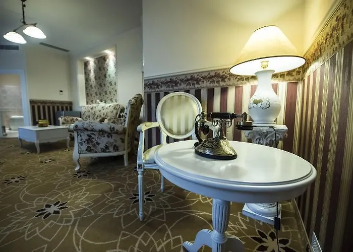 Golden Royal Boutique &