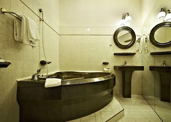 Golden Royal Boutique & Hotel 4*