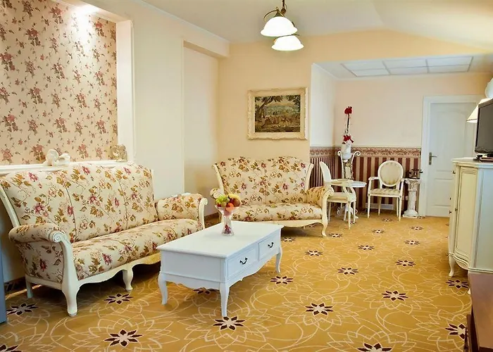 Hotel Golden Royal Boutique & 4*