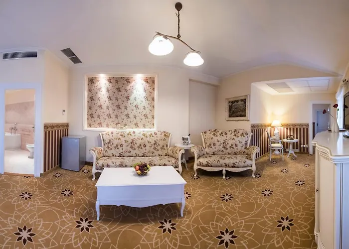 Hotel Golden Royal Boutique & 4*