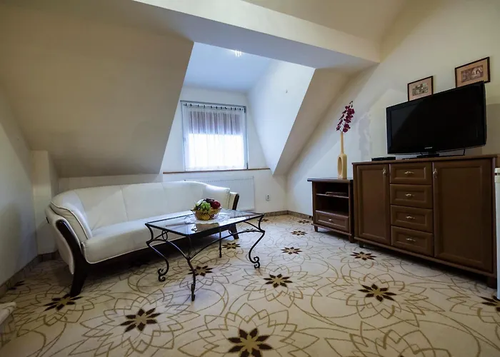 Golden Royal Boutique & Hotel