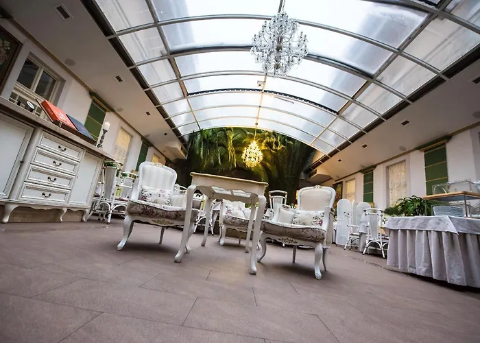 Golden Royal Boutique & Hotel