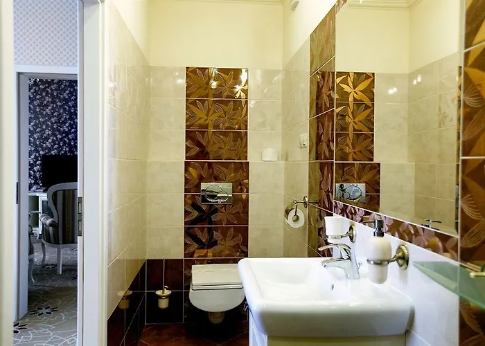 Golden Royal Boutique & Hotel